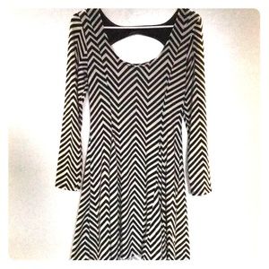 Super Flattering White & Black Dress